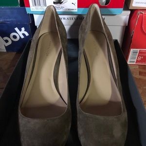 Ann Taylor Olive Green pumps